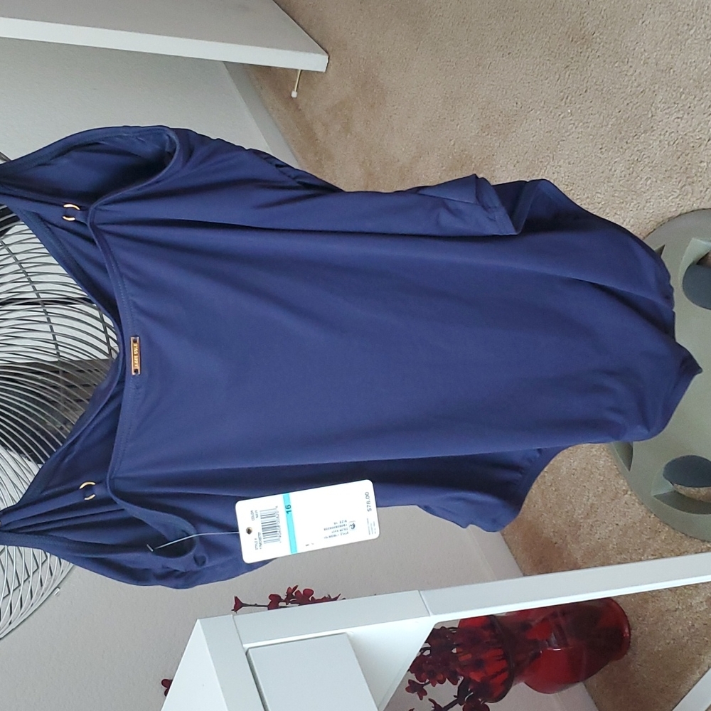 Bathing suit - Picture 2 of 5